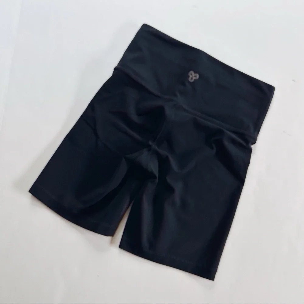 Aritzia tnaction hi
